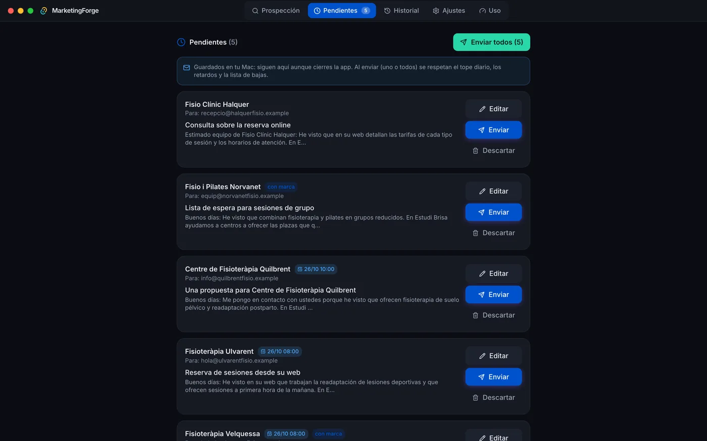 Emails pendientes y programados con botones para editar, enviar o descartar.